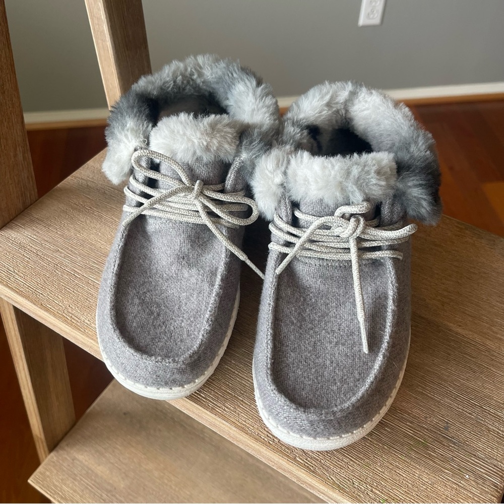 Hey Dude Girls Britt Sunset Smoke Grey Shoes Youth Size 2, Ladies 3 Cozy Comfort